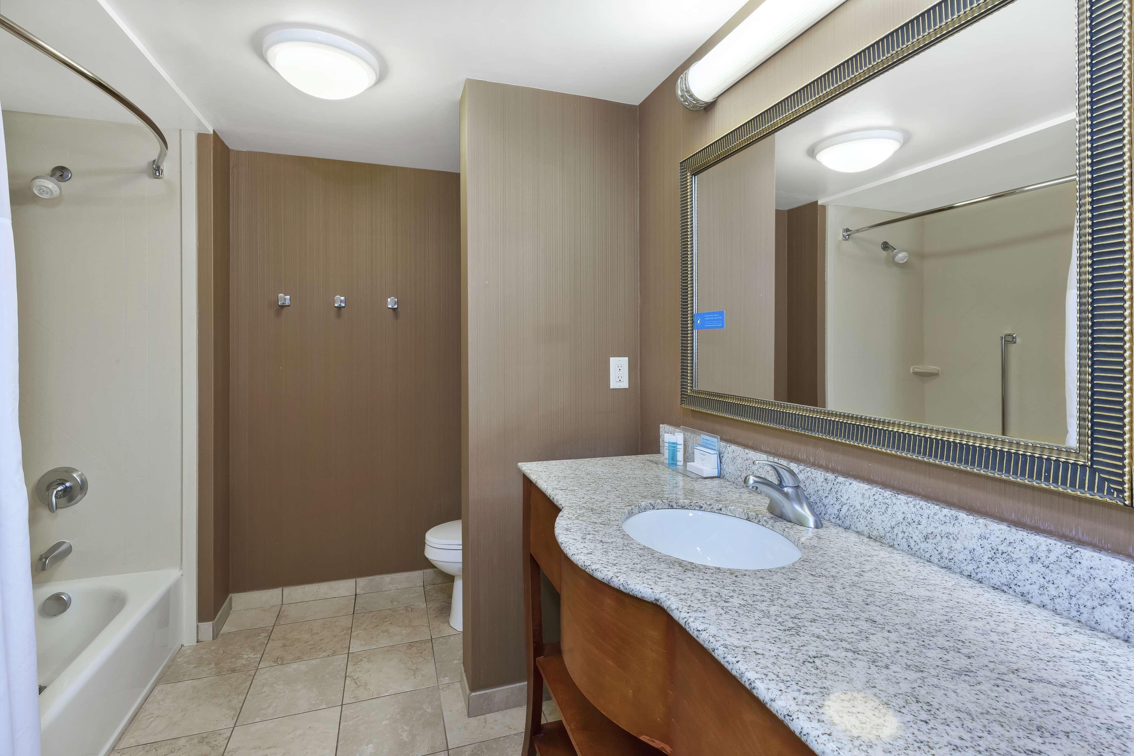 Hampton Inn & Suites Grand Rapids-Airport 28Th St Cascade Екстериор снимка