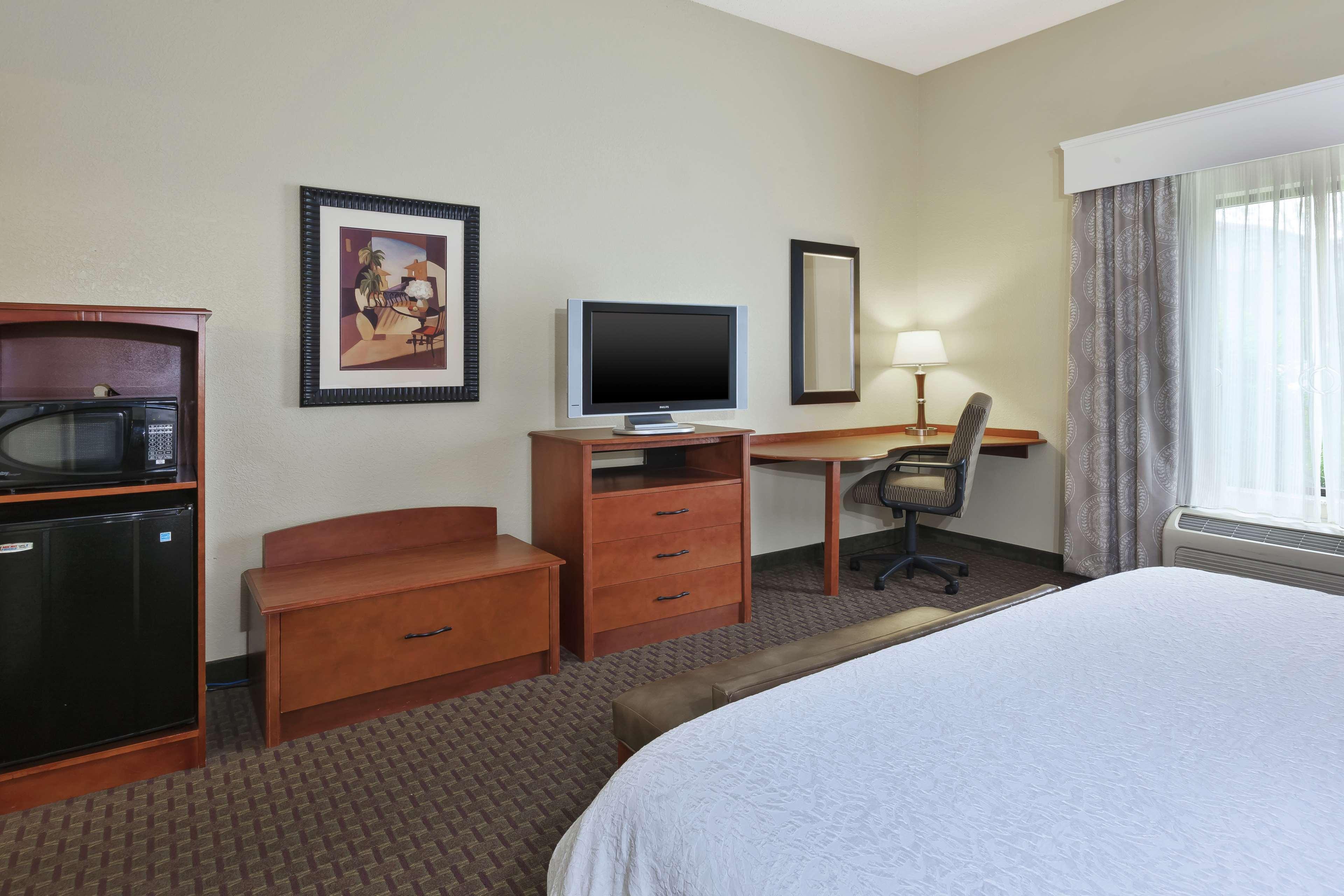 Hampton Inn & Suites Grand Rapids-Airport 28Th St Cascade Екстериор снимка