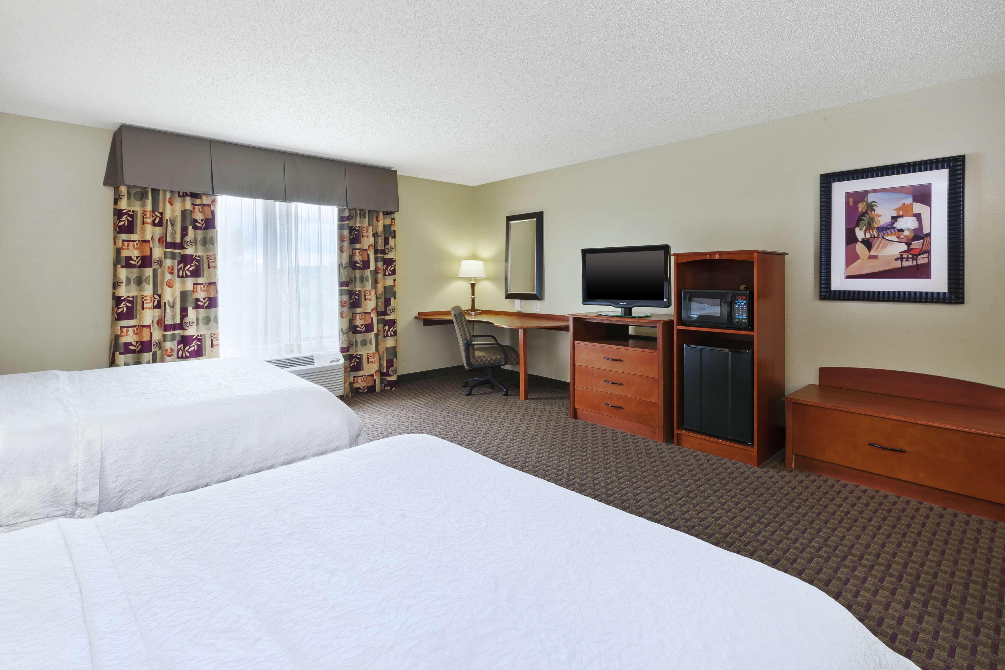 Hampton Inn & Suites Grand Rapids-Airport 28Th St Cascade Екстериор снимка