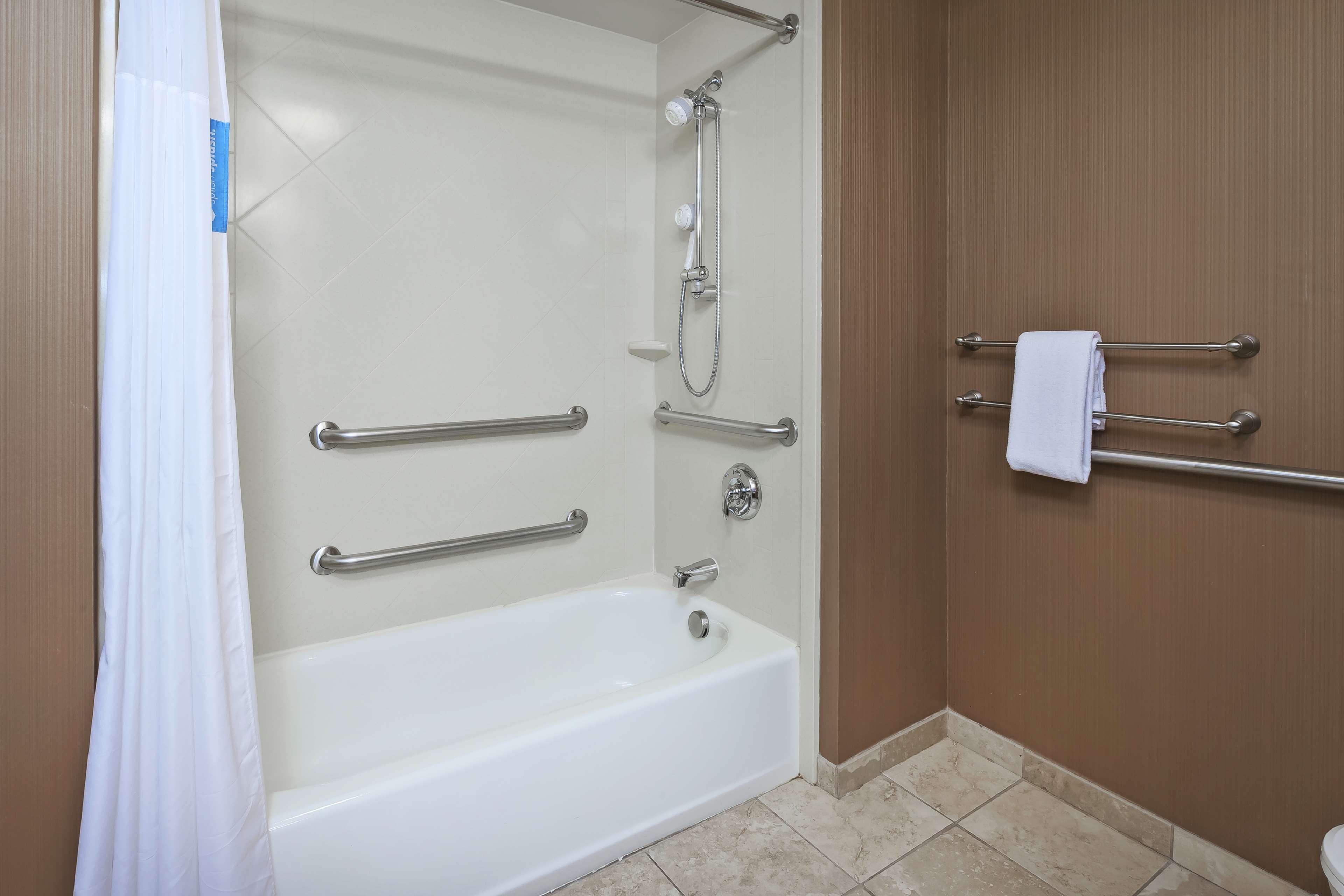 Hampton Inn & Suites Grand Rapids-Airport 28Th St Cascade Екстериор снимка
