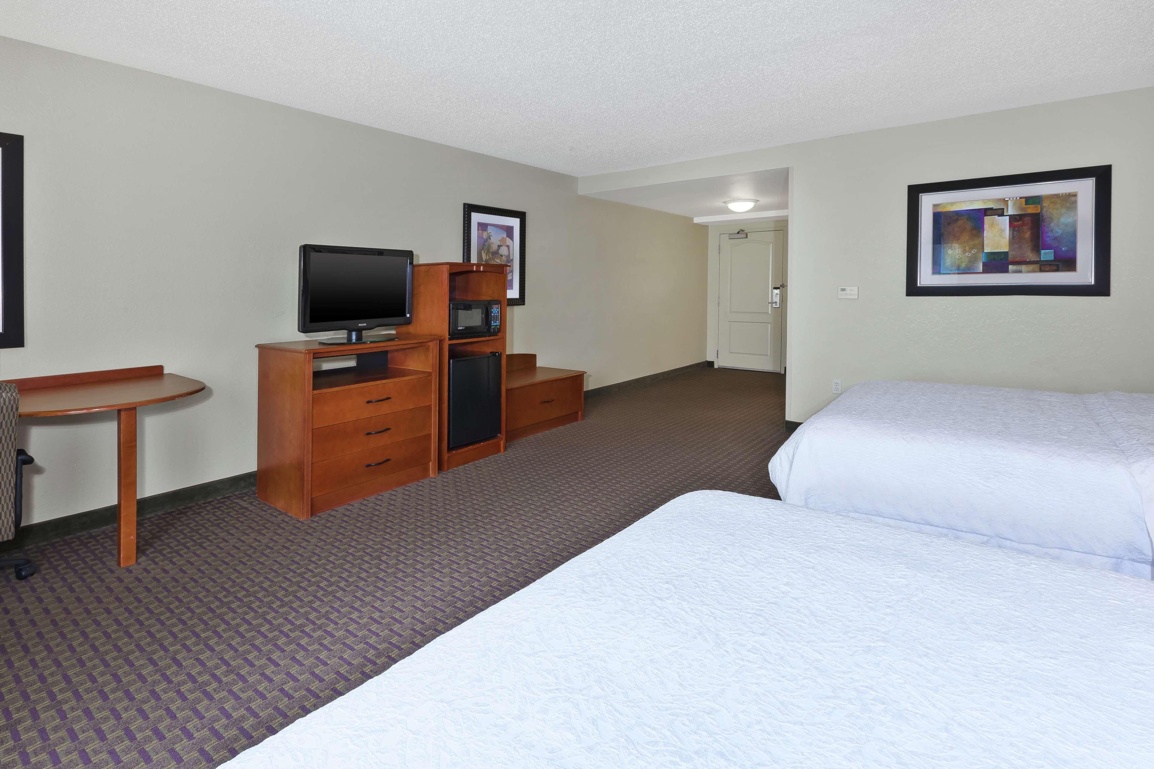 Hampton Inn & Suites Grand Rapids-Airport 28Th St Cascade Екстериор снимка