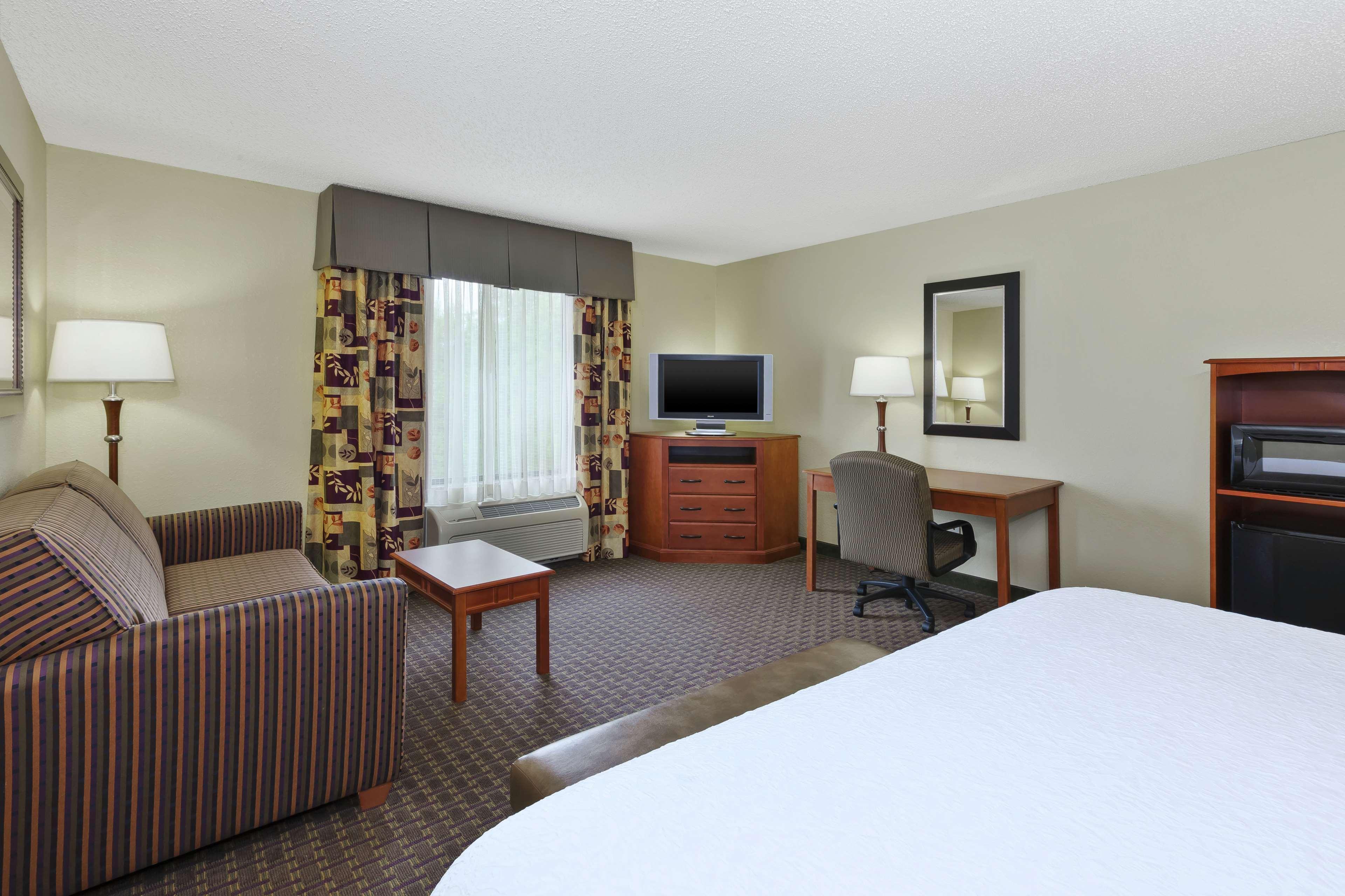 Hampton Inn & Suites Grand Rapids-Airport 28Th St Cascade Екстериор снимка