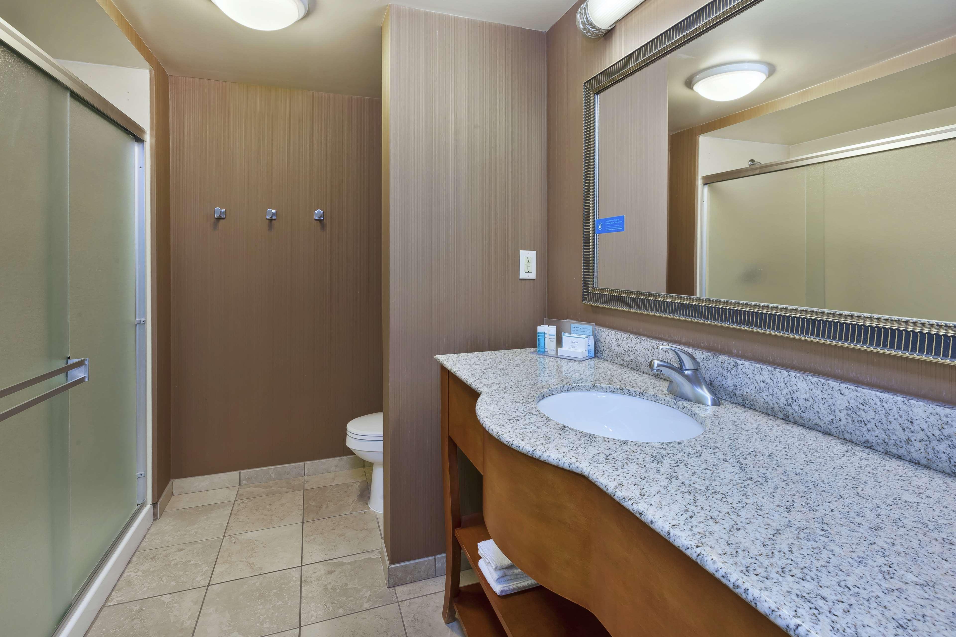 Hampton Inn & Suites Grand Rapids-Airport 28Th St Cascade Екстериор снимка