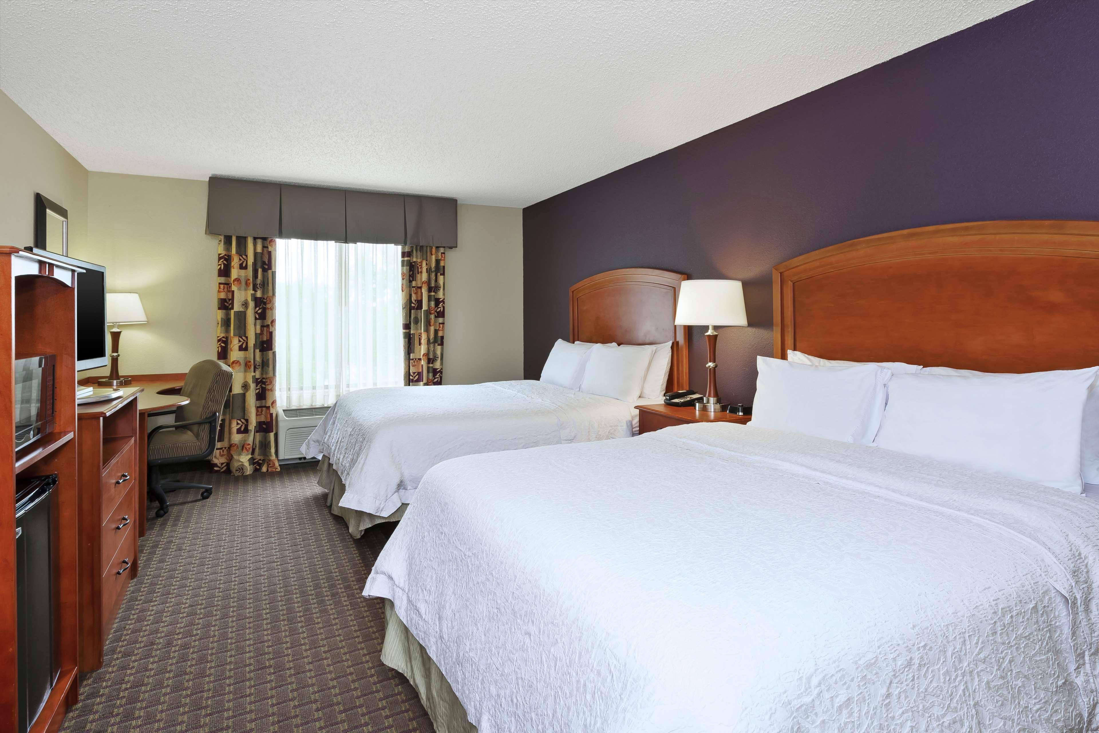 Hampton Inn & Suites Grand Rapids-Airport 28Th St Cascade Екстериор снимка