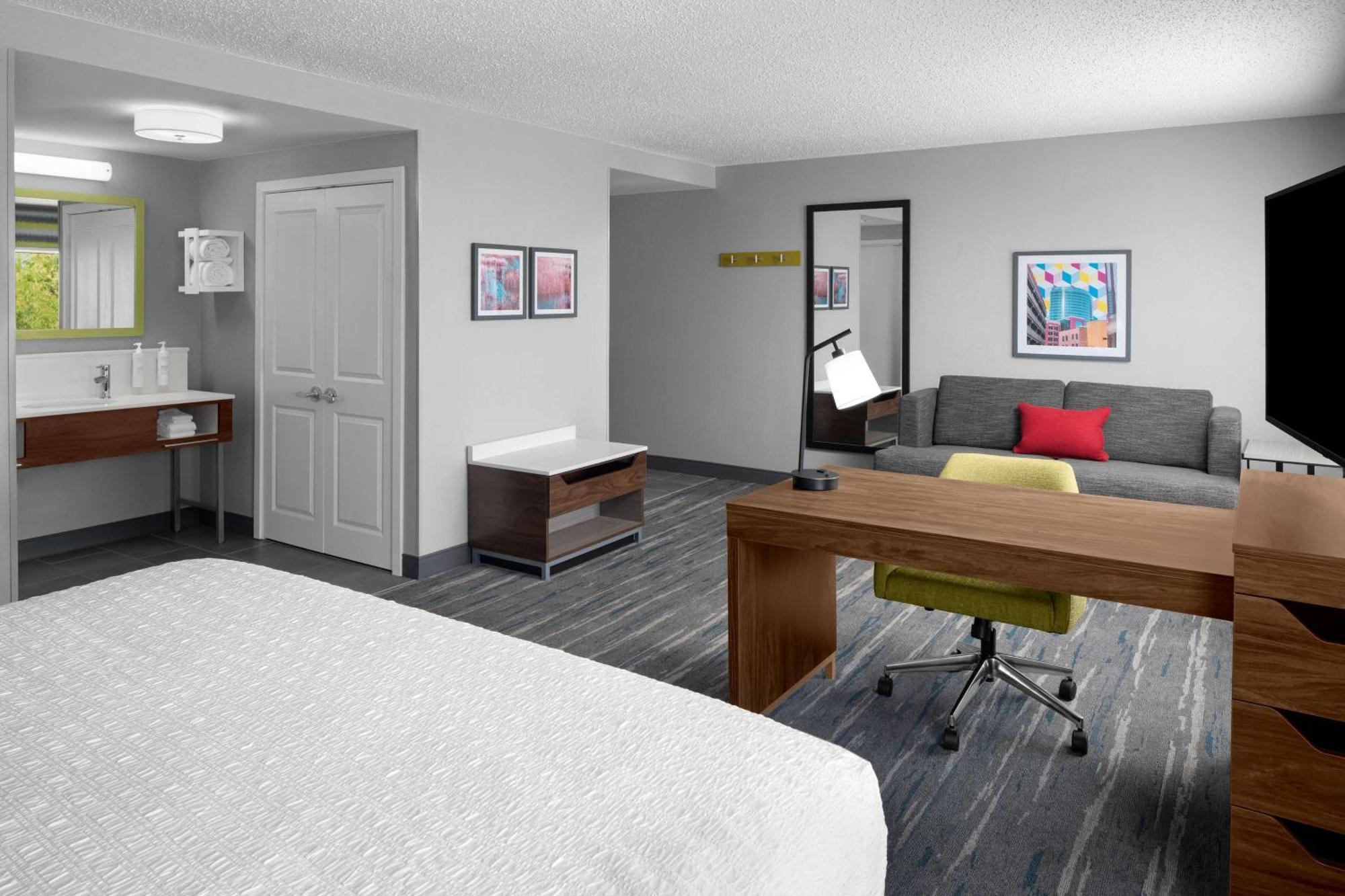 Hampton Inn & Suites Grand Rapids-Airport 28Th St Cascade Екстериор снимка