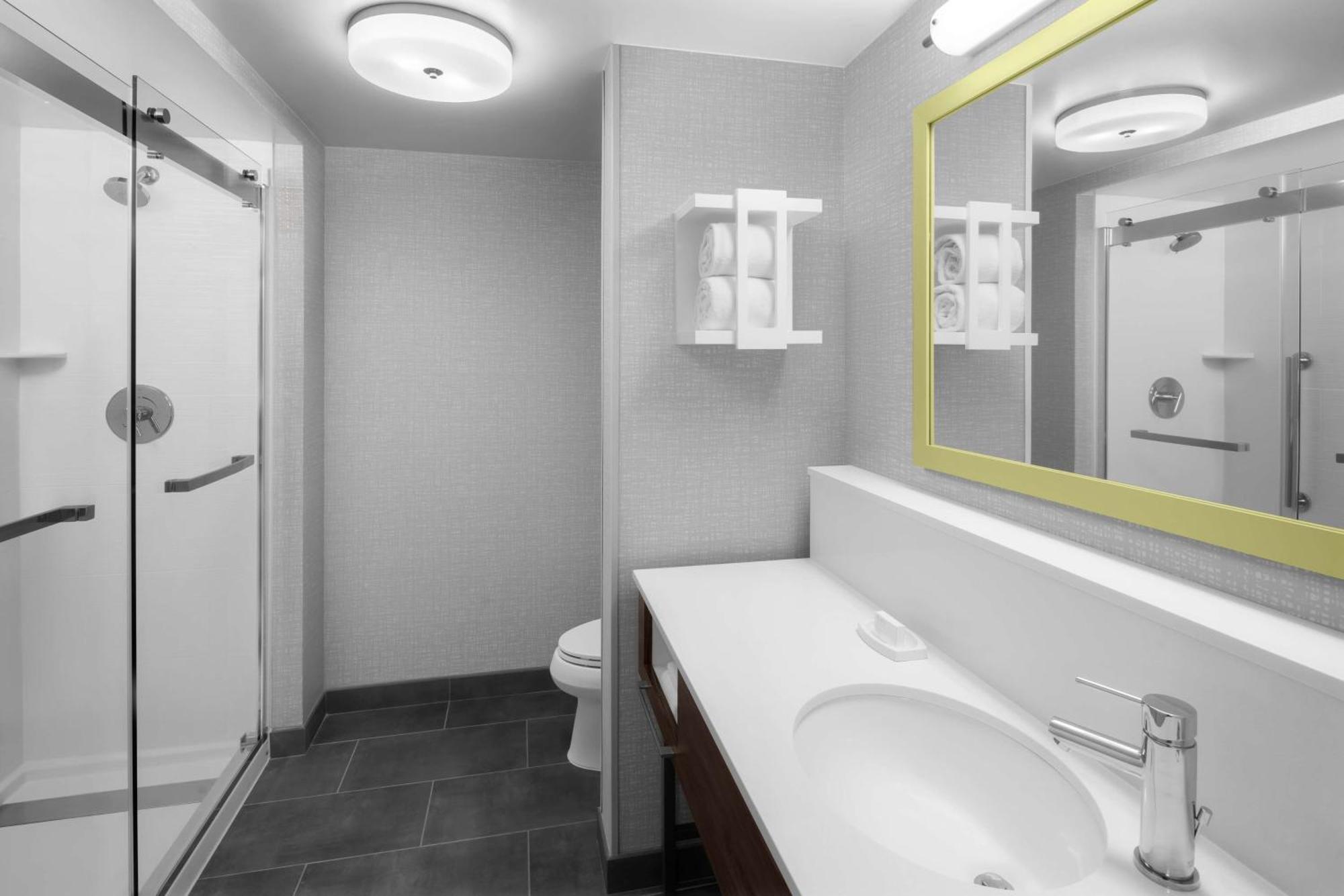 Hampton Inn & Suites Grand Rapids-Airport 28Th St Cascade Екстериор снимка