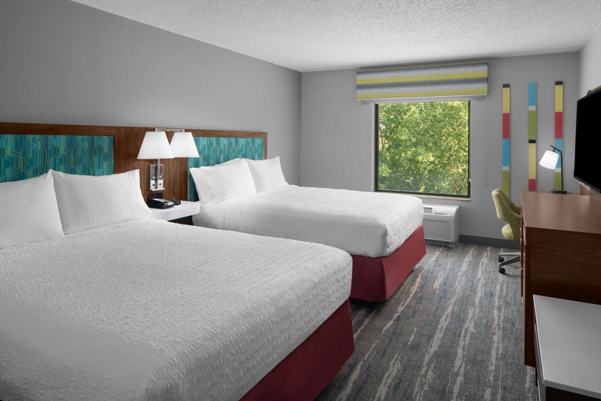 Hampton Inn & Suites Grand Rapids-Airport 28Th St Cascade Екстериор снимка