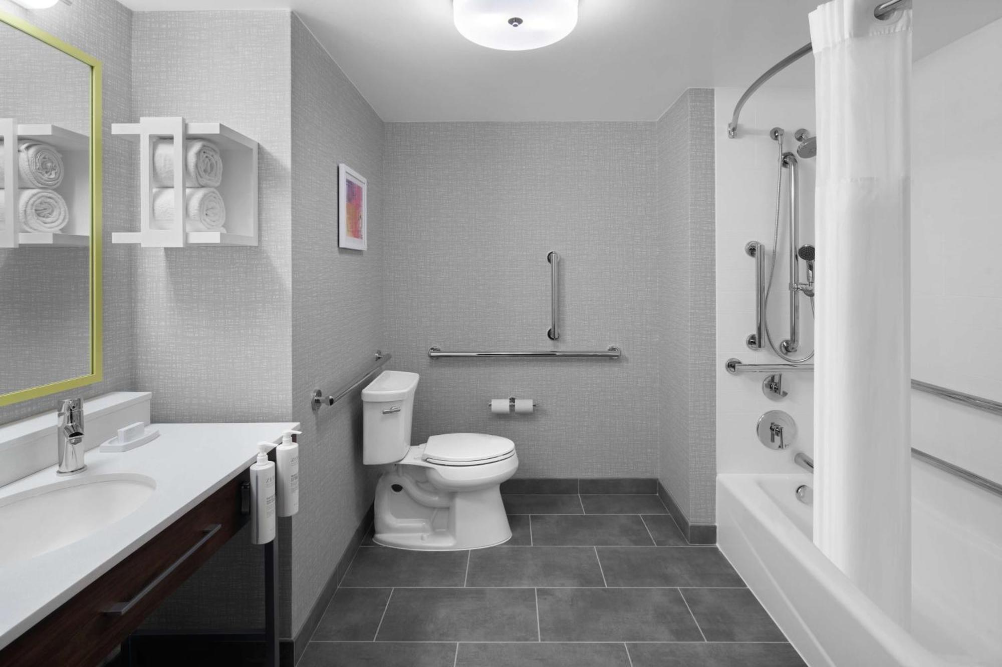 Hampton Inn & Suites Grand Rapids-Airport 28Th St Cascade Екстериор снимка