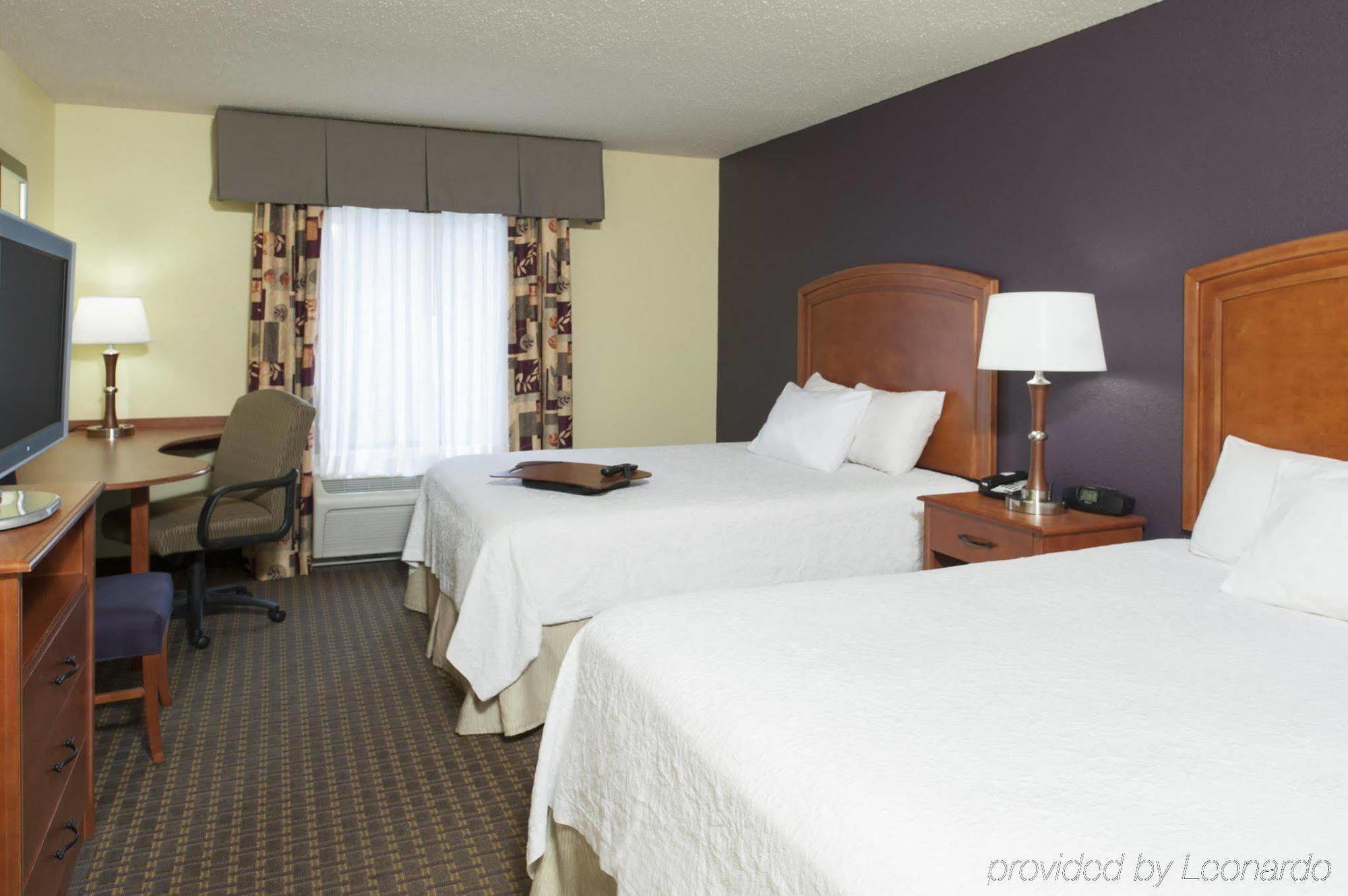 Hampton Inn & Suites Grand Rapids-Airport 28Th St Cascade Екстериор снимка